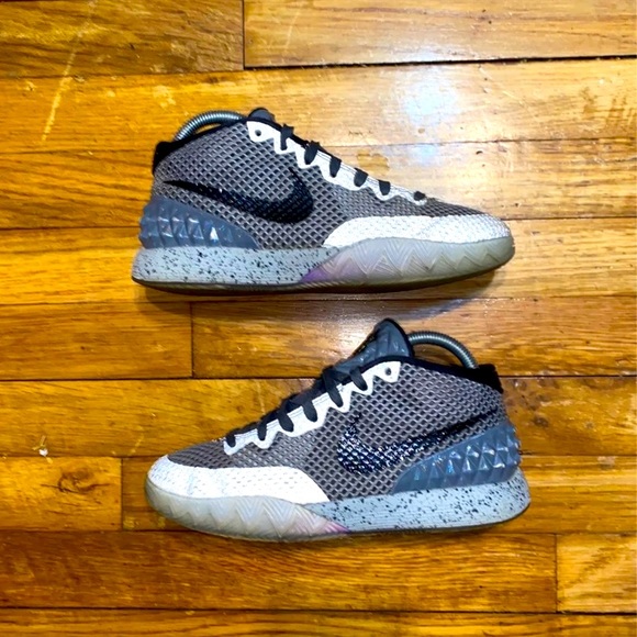 kyrie 1 asg